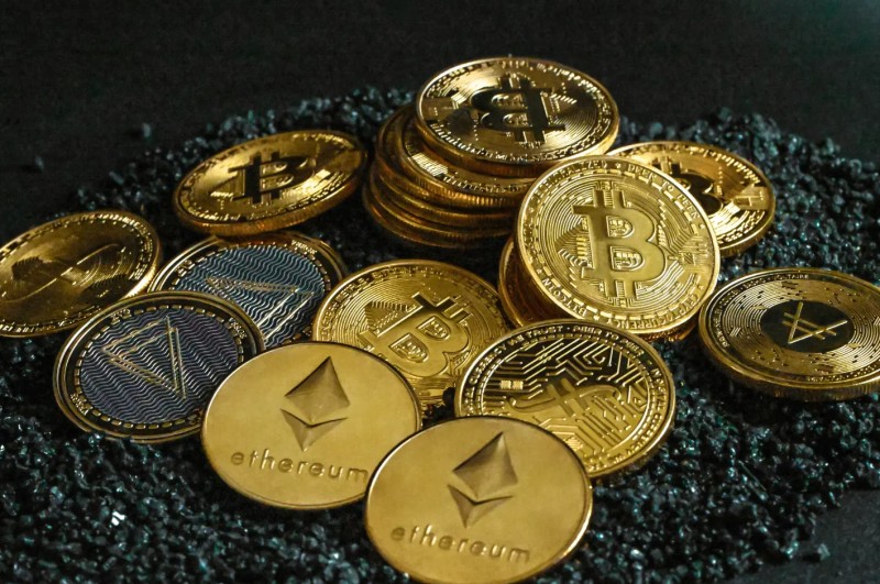 How Cryptocurrency Works: A Really Simple Explanation for Beginners If you've ever wondered what cryptocurrency is and how it actually works, you're in the right place for a clear, no‑jargon overview.